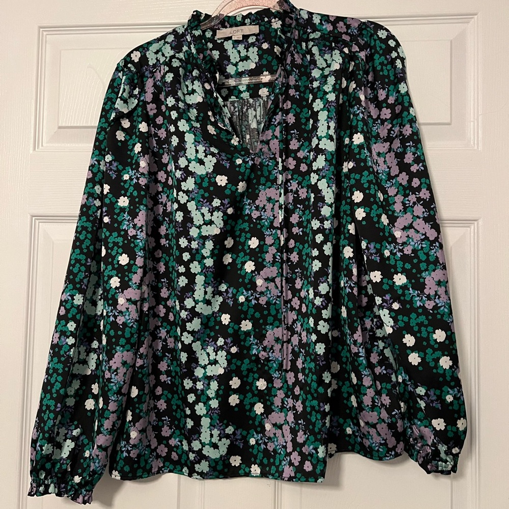 Mixed media v-neck top